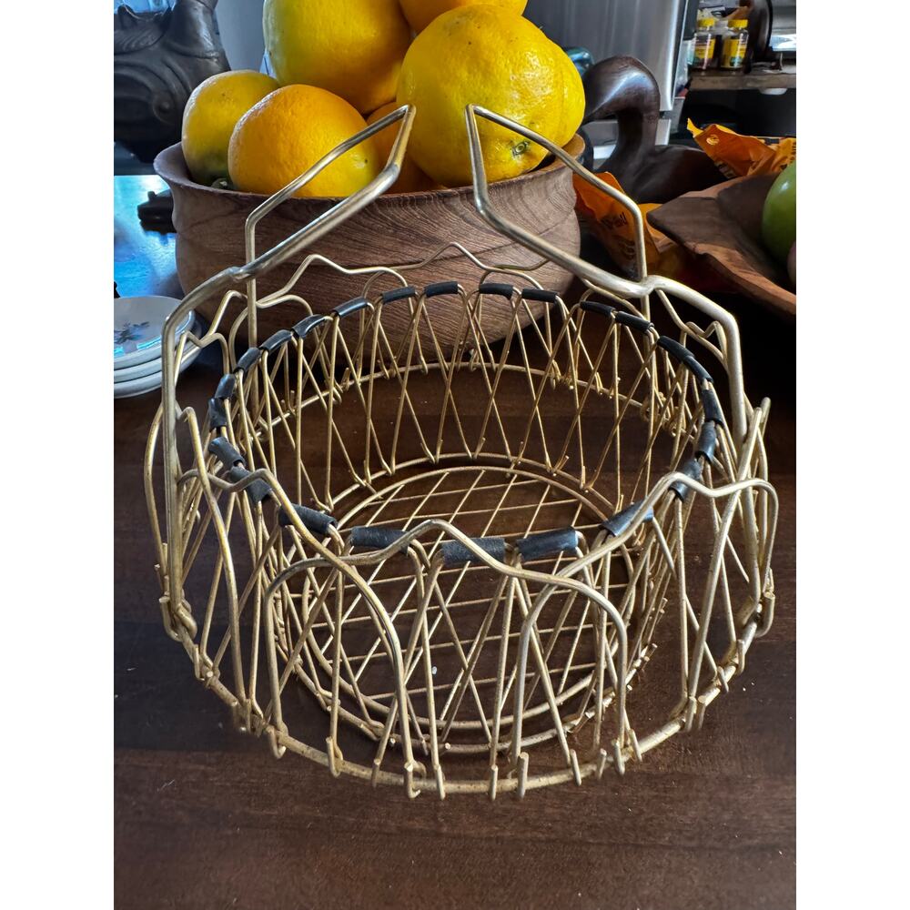 Vtg MCM Erdecor Escaut French Gold Metal Wire Fruit Basket Folding